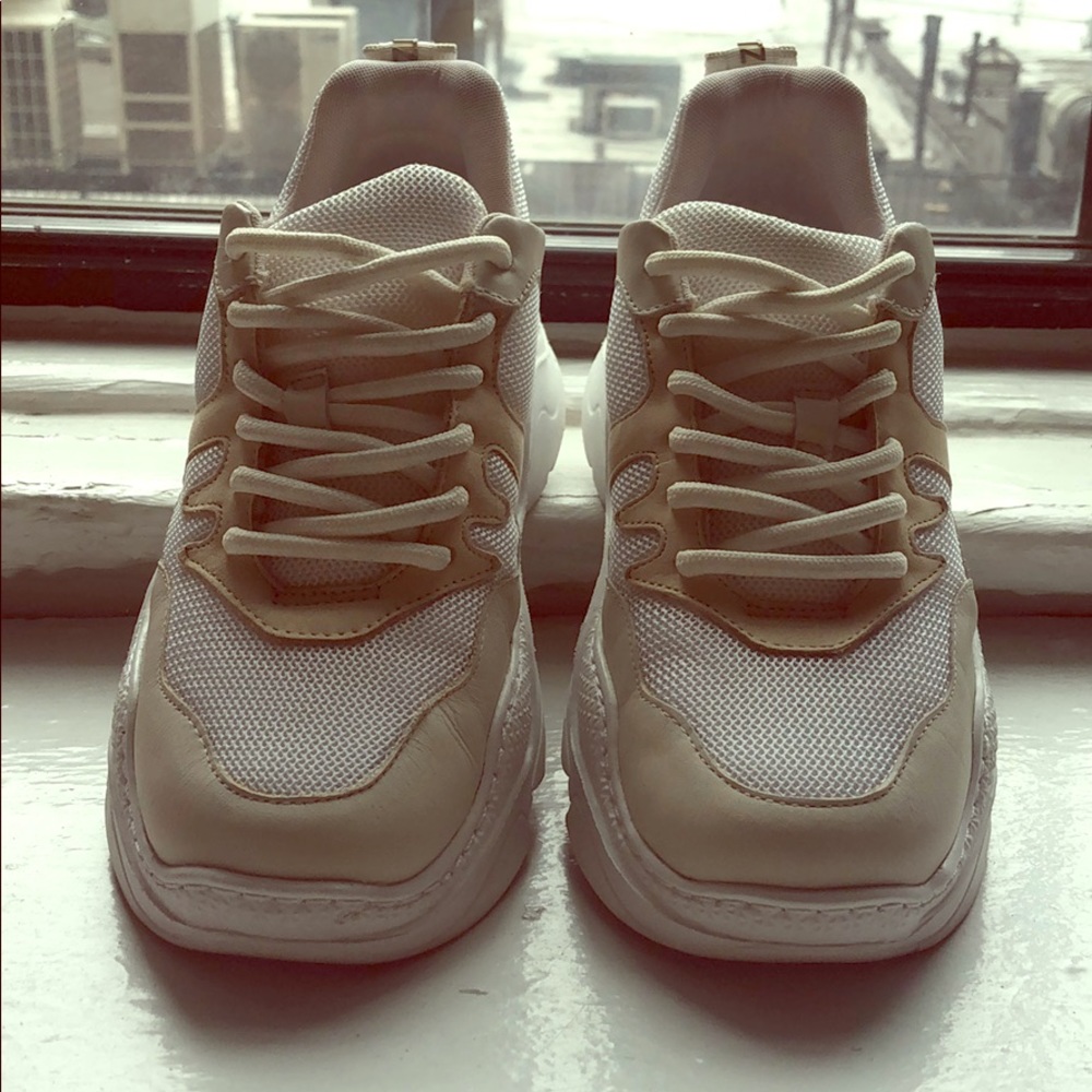 Schutz Women Size 6